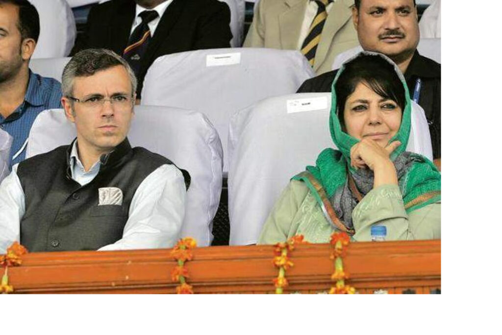 Former Jammu and Kashmir chief ministers Mehbooba Mufti and Omar Abdullah. (Photo | File) Source : Indian Express